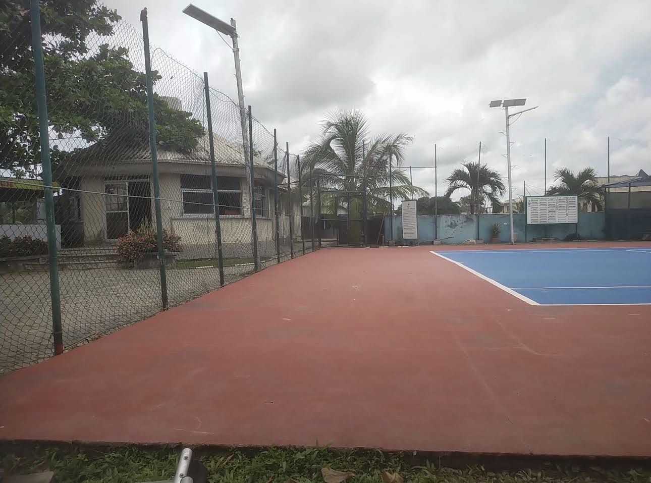 Monaliza Tennis Club seating
